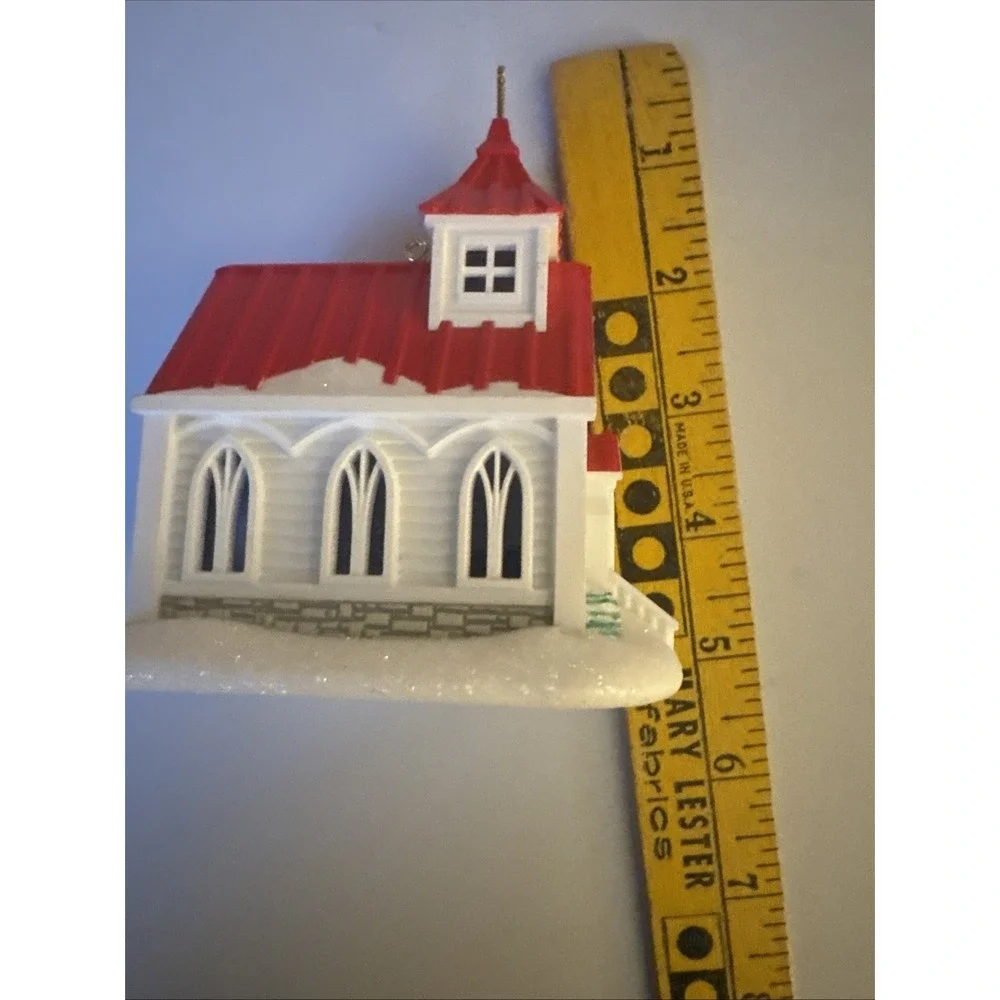 Hallmark Candlelight Service‎ Church Ornament Magic Light Red Roof 2017